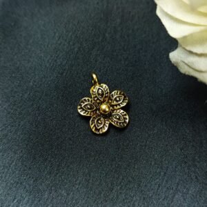 Elegant Flower Charm Raw Material for DIY Jewelry Making