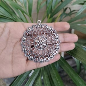 Silver Plated Flower Design Pendant Raw Material for Premium Jewelry Making Crafts