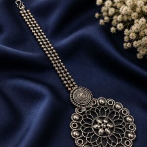 Unique Maang Tikka Elegant Design for Traditional Fashion Wear