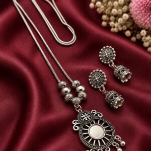 Silver Floral Necklace Set Elegant Jewelry Set for LightWeight