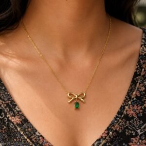 Anti Tarnish Chain Pendant Premium Designer Necklace for Party Look